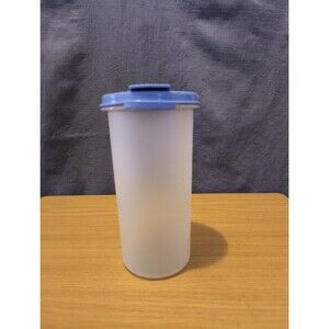 VINTAGE ~ Tupperware Royal blue Shaker & Pour  Lid #1913-7/container #1641-29